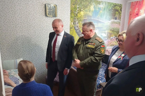 Почему минской районке пришлось удалить видео о том, как местные чиновники поздравляли 103-летнего ветерана