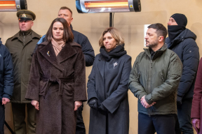 Фотофакт. Два флажка в руках сына Северинца и реакция на них Зеленского