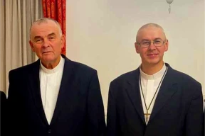 Конвейер репрессий. Священники Генрих Околотович и Анджей Юхневич продолжают оставаться в Риме. Экз-политзаключенным запретили работать аудиторами